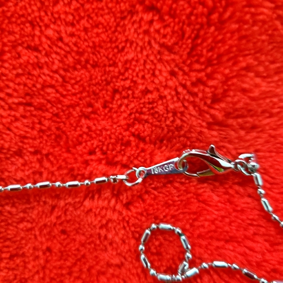 18K White Gold Plate Necklace - Picture 2 of 3